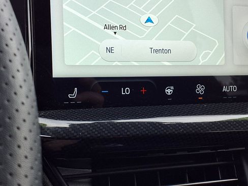 Used 2024 Ford Escape ST-Line w/ Tech Pack #1 AWD/4WD image 5