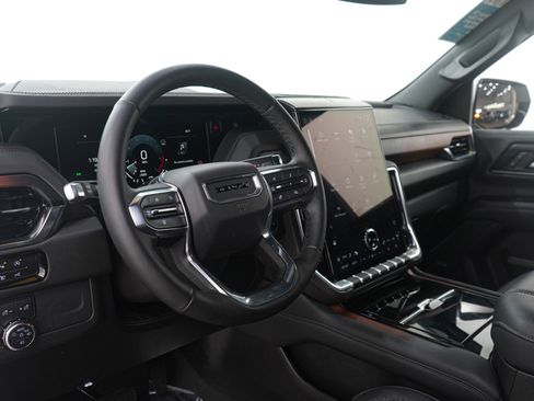 Used 2025 GMC Yukon Denali image 28