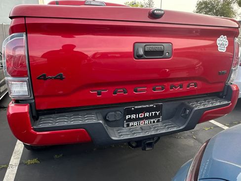 Used 2020 Toyota Tacoma TRD Sport image 16