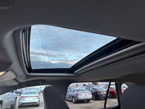 Used 2025 Toyota RAV4 XLE image 28