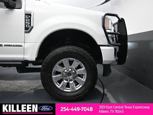 Used 2022 Ford F250 Platinum w/ FX4 Off-Road Package image 6