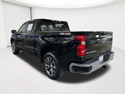 Used 2023 Chevrolet Silverado 1500 LT AWD/4WD image 7