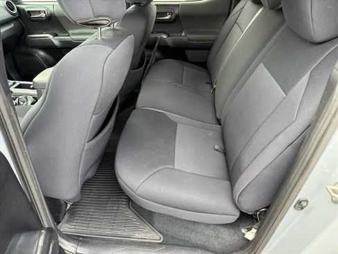 Used 2019 Toyota Tacoma TRD Off-Road image 15