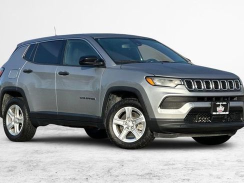 Used 2023 Jeep Compass Sport image 2
