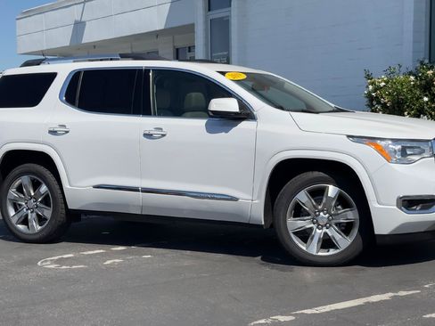 Used 2019 GMC Acadia Denali w/ Technology Package AWD/4WD image 2