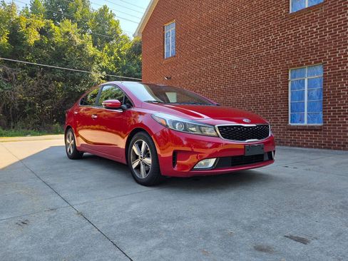 Used 2018 Kia Forte S w/ S Technology Plus Package FWD image 3