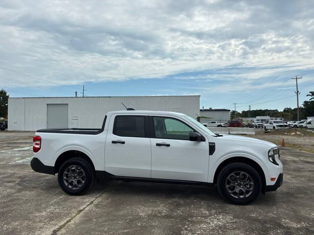 Used 2026 Ford Maverick XLT w/ XLT Luxury Package AWD/4WD image 2