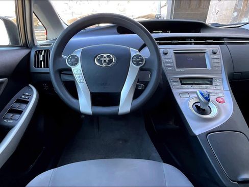 Used 2012 Toyota Prius Three image 6