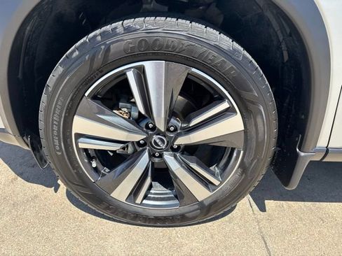 Used 2023 Nissan Rogue Platinum w/ Platinum Premium Package FWD image 13