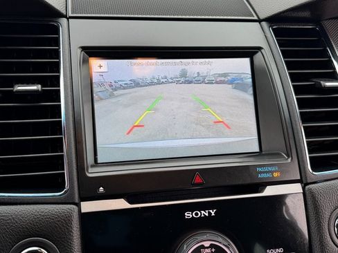 Used 2017 Ford Taurus SHO image 12