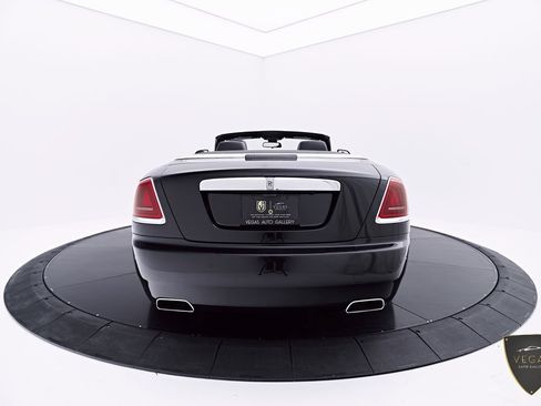 Used 2019 Rolls-Royce Dawn RWD image 23