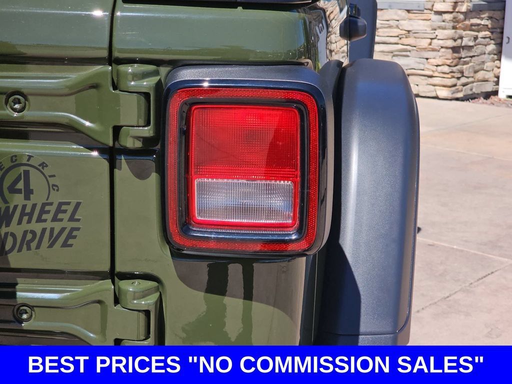 Used 2024 Jeep Wrangler Unlimited AWD/4WD image 39