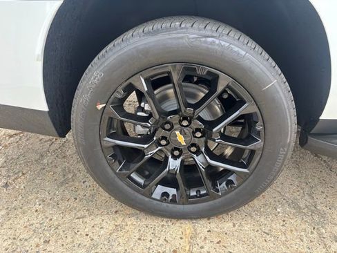 New 2026 Chevrolet Suburban RST w/ Advanced Technology Package AWD/4WD image 9