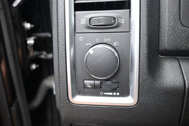 Used 2024 RAM 1500 Classic SLT AWD/4WD image 18