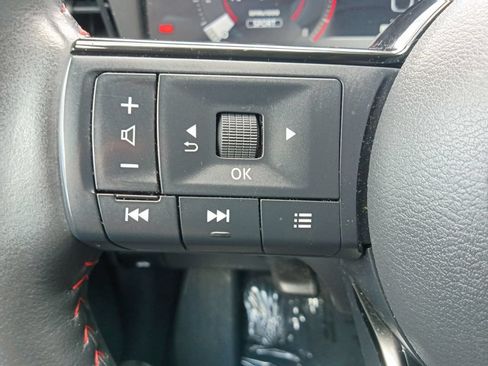 Used 2025 Nissan Kicks SR w/ SR Premium Package FWD image 11