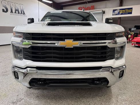 Used 2024 Chevrolet Silverado 2500 LT w/ Convenience Package AWD/4WD image 12