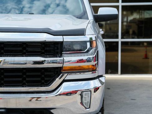 Used 2018 Chevrolet Silverado 1500 LT w/ Texas Edition AWD/4WD image 5