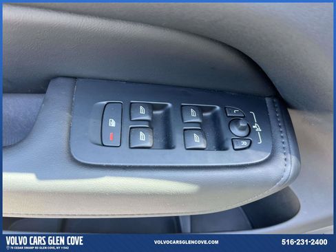 Used 2024 Volvo XC60 B5 Core w/ Protection Package Premier AWD/4WD image 17