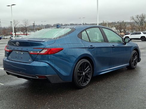 Used 2026 Toyota Camry SE image 6