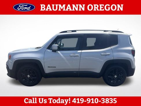 Used 2017 Jeep Renegade Latitude FWD image 6