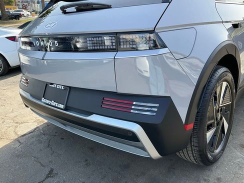 Used 2025 Hyundai Ioniq 5 SEL image 77