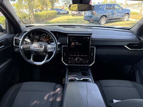 Used 2025 GMC Acadia Elevation image 18