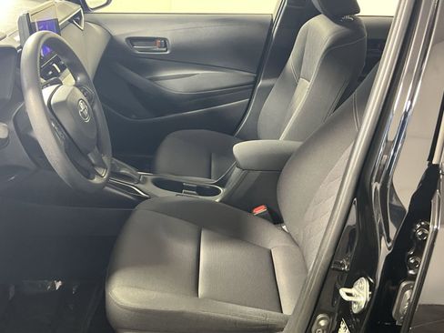 Used 2025 Toyota Corolla LE image 11