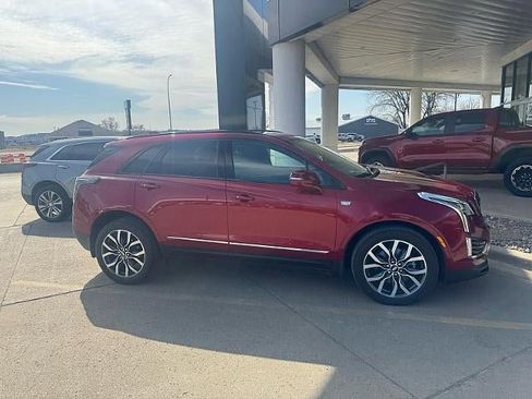 Used 2021 Cadillac XT5 Sportv image 1