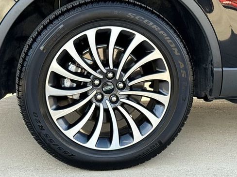 Used 2023 Lincoln Aviator AWD w/ Premium Package image 9