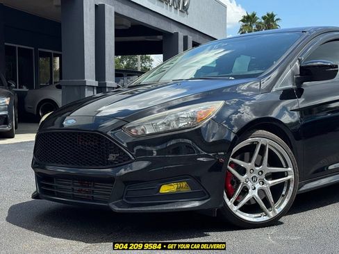 Used 2018 Ford Focus ST FWD image 2