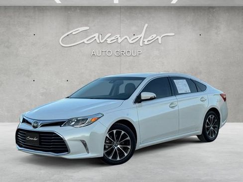 Used 2018 Toyota Avalon XLE Premium image 1