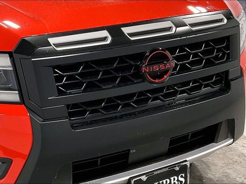 Used 2025 Nissan Frontier PRO-4X image 36