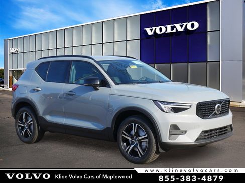 New 2026 Volvo XC40 B5 Core w/ Climate Package image 1