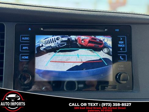 Used 2016 Toyota Sienna XLE Premium image 33