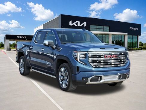 Used 2025 GMC Sierra 1500 Denali w/ Denali Reserve Package AWD/4WD image 3