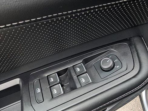 Used 2024 Volkswagen Atlas Cross Sport SEL R-Line image 32