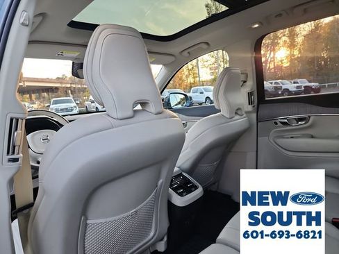 Used 2025 Volvo XC90 B6 Plus w/ Protection Package Premier image 28