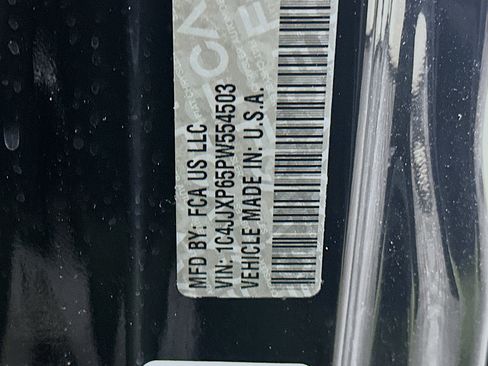 Used 2023 Jeep Wrangler Sahara image 12