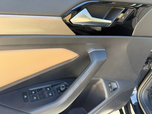 Used 2021 Volkswagen Jetta SEL Premium image 13