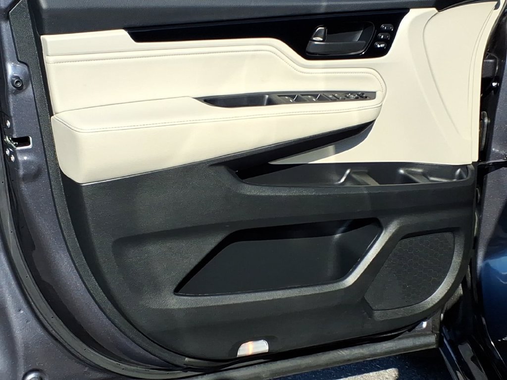 Used 2025 Honda Odyssey Touring image 13
