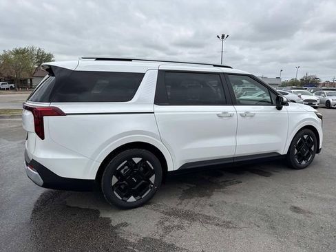 New 2026 Kia Carnival EX image 2