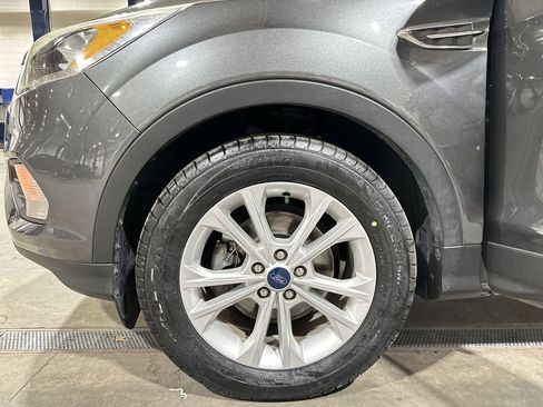 Used 2019 Ford Escape SE image 18