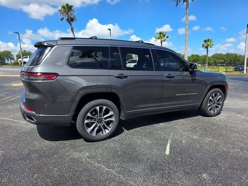 Used 2021 Jeep Grand Cherokee L Overland w/ Luxury Tech Group IV AWD/4WD image 5