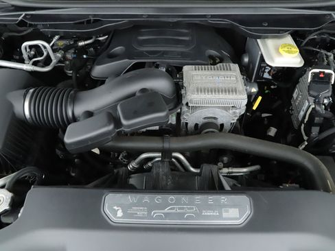 Used 2022 Jeep Wagoneer Series I AWD/4WD image 18