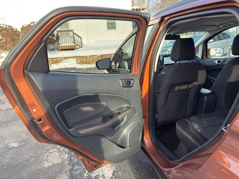 Used 2018 Ford EcoSport SE w/ SE Convenience Package image 16