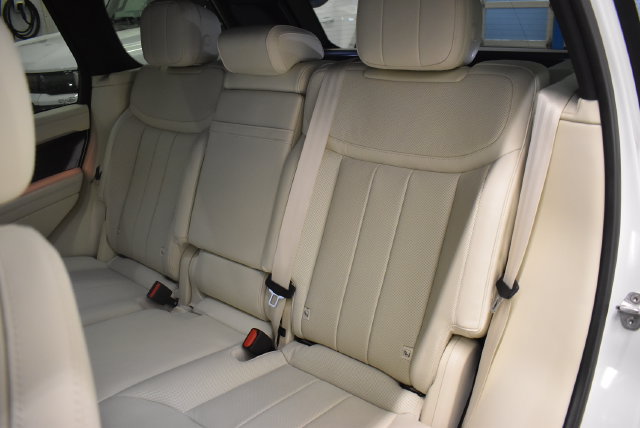 Used 2023 Land Rover Range Rover SE AWD/4WD image 7