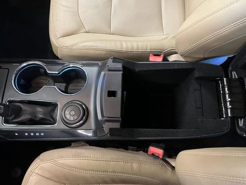 Used 2016 Ford Explorer Limited image 23