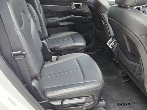 Certified 2022 Kia Sorento SX FWD image 17