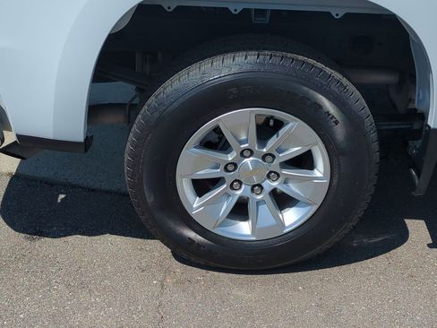 Used 2024 Chevrolet Silverado 1500 LT RWD image 32