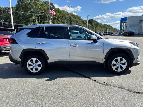 Used 2022 Toyota RAV4 LE w/ Carpet Mat Package (TMS) AWD/4WD image 7